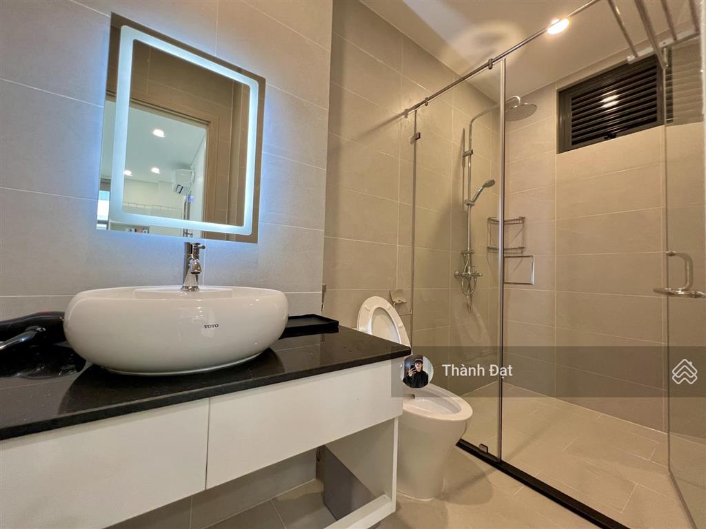 Thuê căn hộ lê quý đôn quận 3, 1 phòng ngủ 1 phòng khách balcony & cửa sổ 52m2, gần dinh độc lập