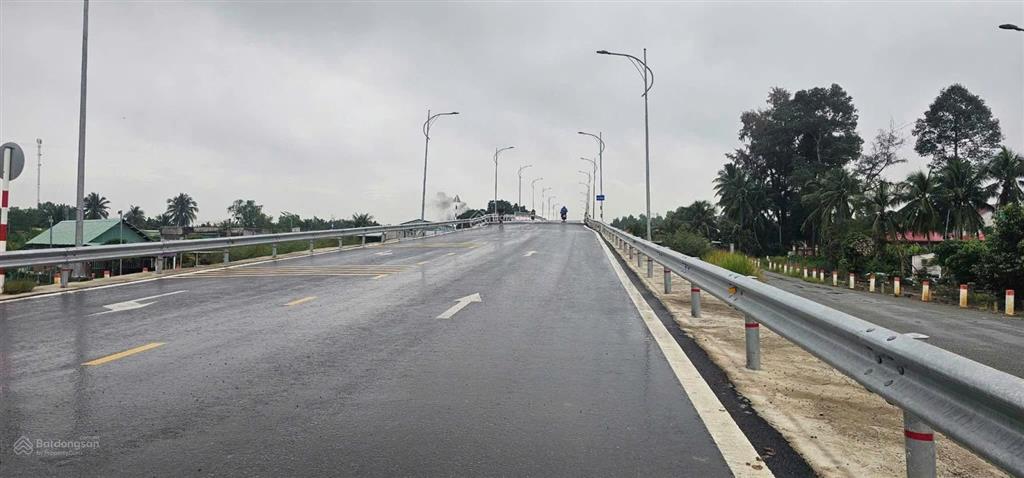 Bán đất ấp 2 nhị thành, thủ thừa, long an giá 1tỷ8 có sẵn nền móng nhà cấp 4.  0919 541 ***