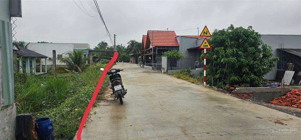 Bán đất ấp 2 nhị thành, thủ thừa, long an giá 1tỷ8 có sẵn nền móng nhà cấp 4.  0919 541 ***