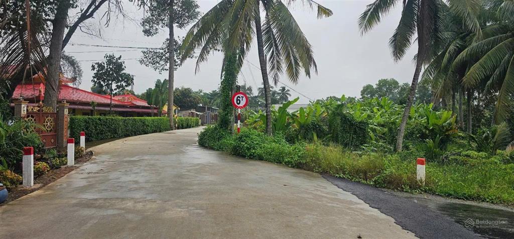 Bán đất ấp 2 nhị thành, thủ thừa, long an giá 1tỷ8 có sẵn nền móng nhà cấp 4.  0919 541 ***