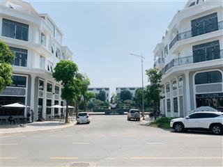 Giá căn view vườn hoa quảng trường không thể tốt hơn để sở hữu cho nhà đầu tư