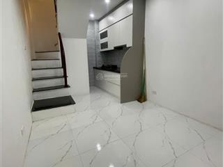 Bán nhà riêng tại lĩnh nam, 2,85 tỷ, 18m2, 3pn, 3wc, 4 tầng.có tl