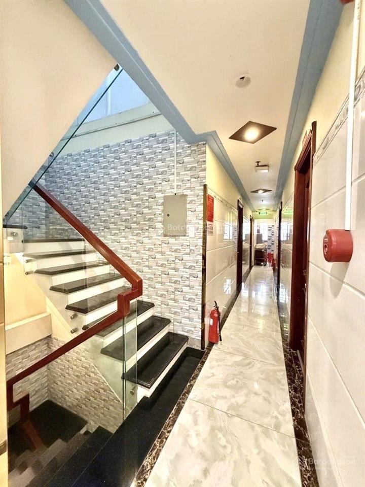 Chdv ngang 7m 6 tầng hầm thang máy dòng tiền 2 tỷ/năm hơn 30 tỷ đường 8m kdc kiều đàm quận 7