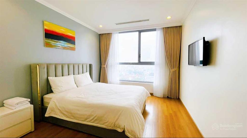 Cho thuê căn hộ tại vinhomes nguyễn chí thanh, 86m2, 2pn, 23 triệu,  0365 691 ***