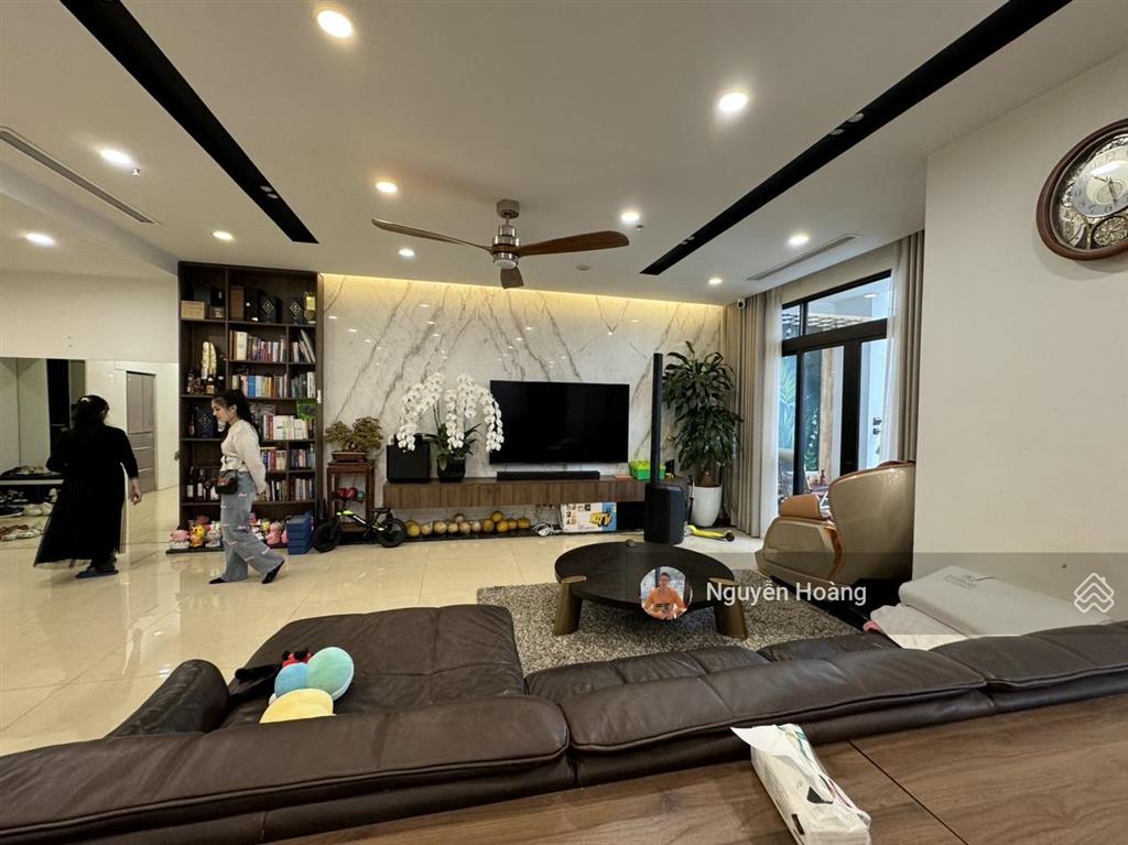 Bán gấp căn hộ 3pn tại royal city, căn góc, 181m2, 25.7 tỷ,  0365 691 ***