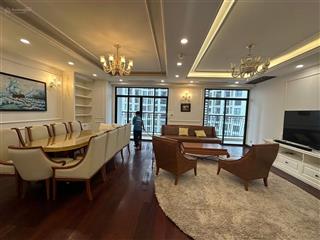 Cho thuê nhanh căn góc tại r3 royal city, 221.5m2, 4pn, full đồ,  0365 691 ***