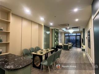 Bán nhanh căn hộ tại royal city, 2pn, 105m2, 12 tỷ, full nội thất,  0365 691 ***
