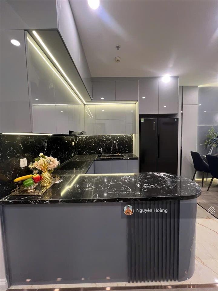 Bán gấp căn hộ tại royal city, 3pn, 131m2, 13.7 tỷ.  0365 691 ***