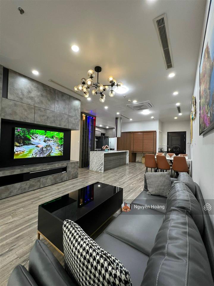 Bán nhanh căn góc tại royal city, 131m2, giá 19 tỷ,  0365 691 ***