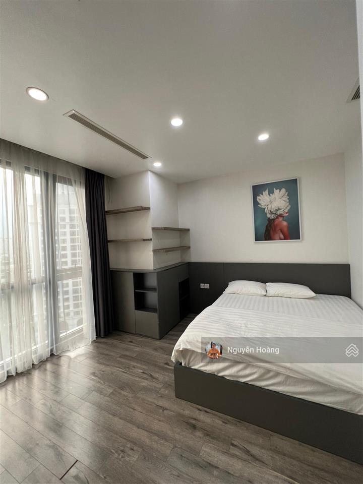 Bán nhanh căn góc tại royal city, 131m2, giá 19 tỷ,  0365 691 ***