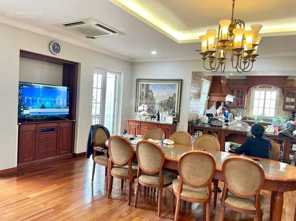 Giá hợp lý! hoàng cầu ô tô tránh dừng đỗ 75m2*7t thang máy sát quận ủy kd dt 1.5 tỷ/năm ở vip