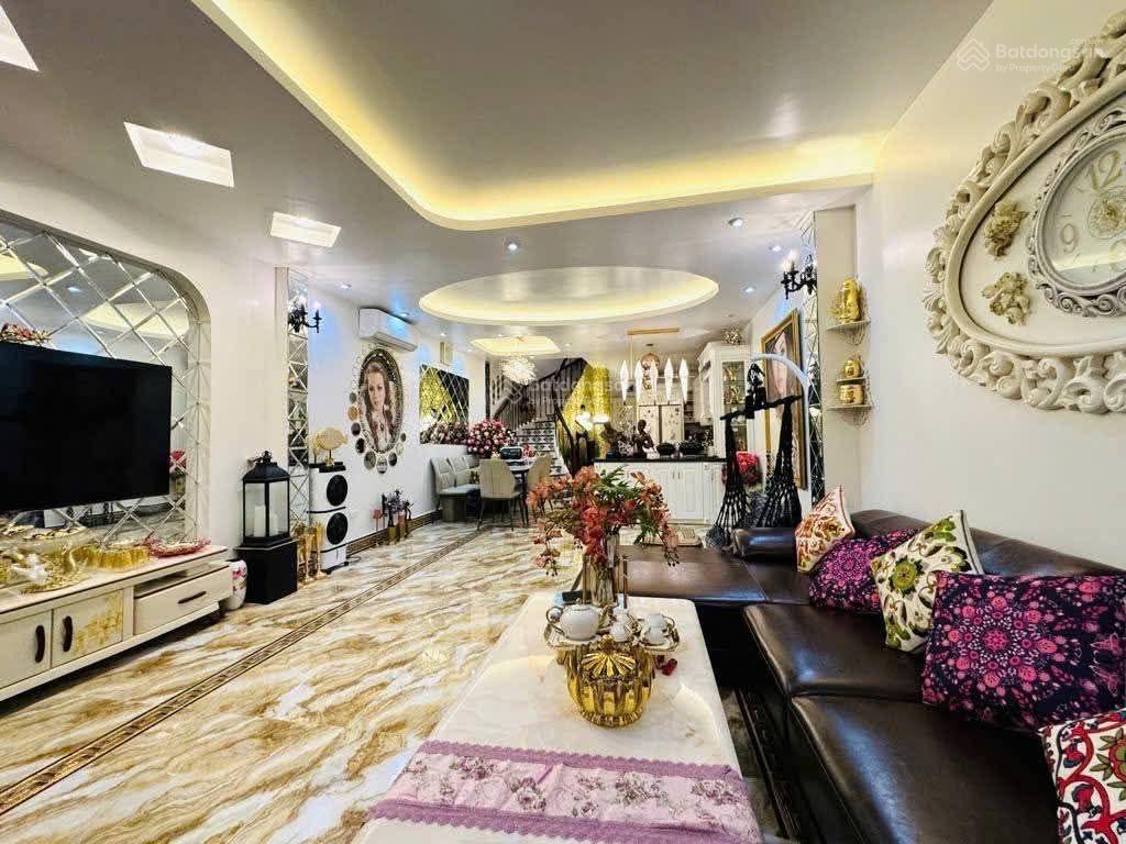 Rẻ chỉ có 1! nguyễn chí thanh lô góc 3 ôtô tránh dừng đỗ vỉa hè 2 bên kd cực đỉnh dt 1tỷ/năm 65m*6t