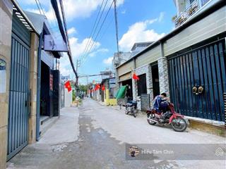 Vị trí siêu đẹp, 34.5m2, 3 tầng, 4 phòng ngủ, đường xe hơi 6m