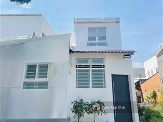 Siêu hiếm, 5.5m x 8m x 2 tầng, 3 phòng ngủ, sổ hồng 06/2025