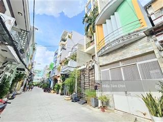 Nhà mặt tiền giáp quận 1, 5 tầng, đang cho thuê chdv