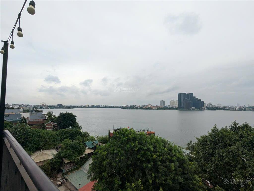 Bán nhà mặt phố lô góc 3 thoáng 46 tỷ, 70m2, 6 tầng, mt 4,5m view hồ lạc long quân  tây hồ
