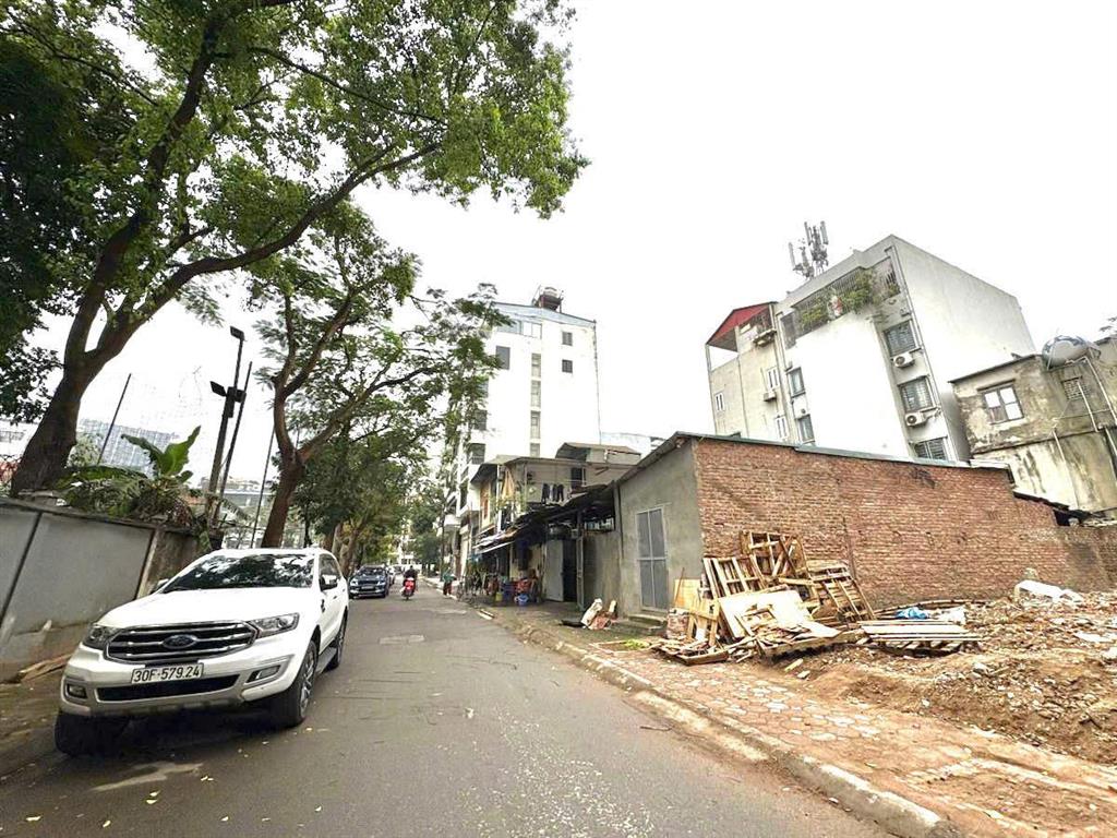 Bán nhà dòng tiền 250tr/th, 138 tỷ, 195m2, 9 tầng mt 7,5m vỉa hè 3 ô tô tránh trịnh công sơn tây hồ