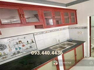 Quận 7, nhà 2 tầng, ở ngay, 30m2, sát hẻm 6m, 2 tỷ nhỉnh