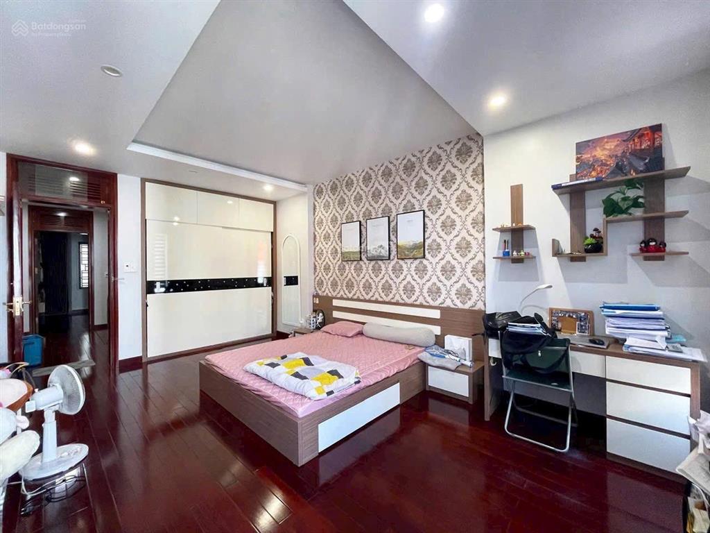 Bán nhà 6 tầng thang máy lô 26 tuyến 3 lê hồng phong