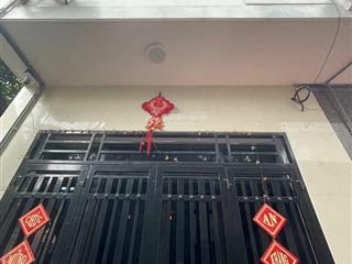 Bán nhà sát phố tô hiệu hà đông, ô tô tránh vào nhà, 2 mặt thoáng, full nội thất, chỉ quanh 11 tỷ