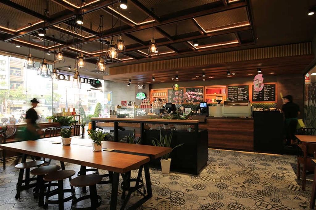 Góc 2mt trần hưng đạo ( 8m x 18m ) kết cấu 5 tầng  hđt 200tr/tháng  gía 58 tỷ tl