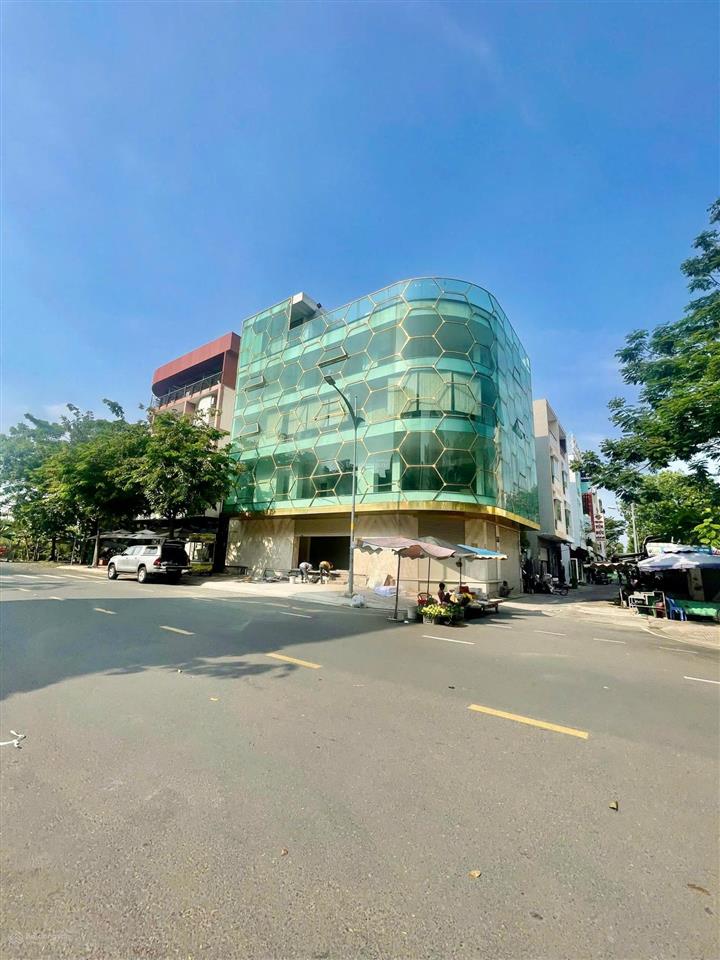 Toà nhà góc 2mt  phạm văn ngôn & đs 7, quận 2  dt 10 x 16m  hầm 4 tầng  thuê 200tr  giá 58 tỷ