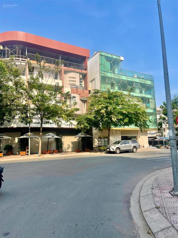 Toà nhà góc 2mt  phạm văn ngôn & đs 7, quận 2  dt 10 x 16m  hầm 4 tầng  thuê 200tr  giá 58 tỷ