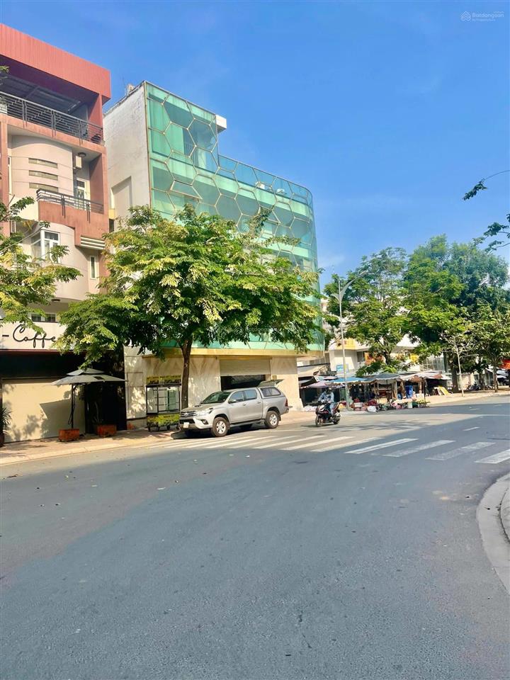 Toà nhà góc 2mt  phạm văn ngôn & đs 7, quận 2  dt 10 x 16m  hầm 4 tầng  thuê 200tr  giá 58 tỷ