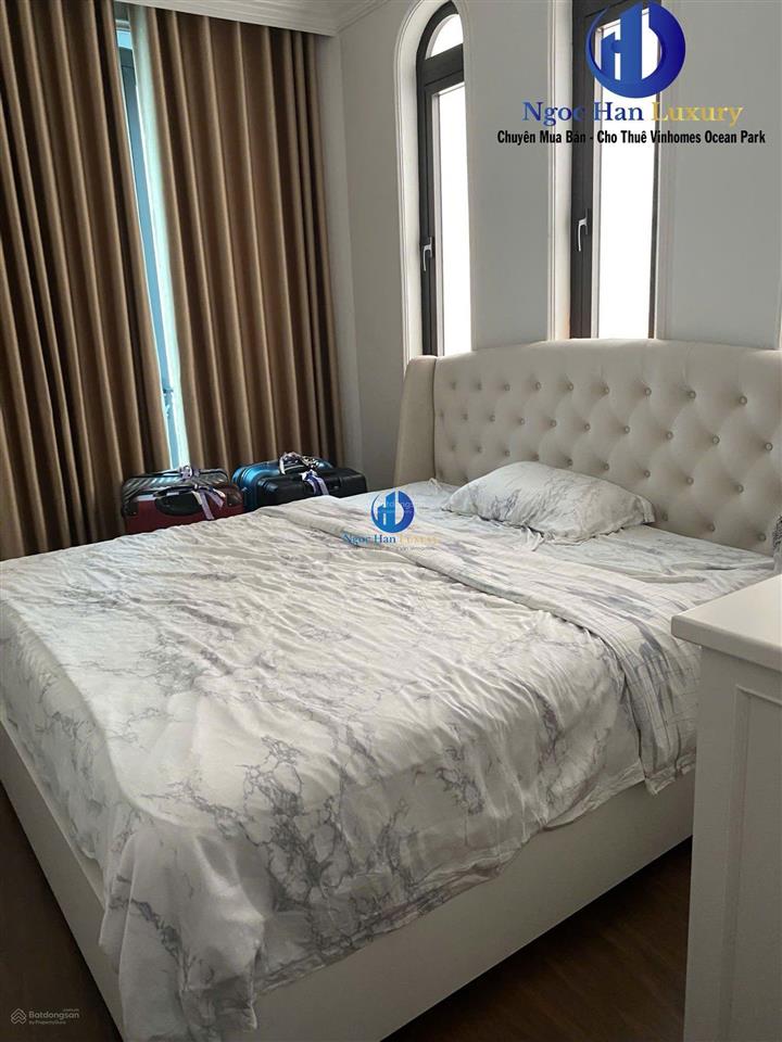 Bán biệt thự sao biển. dt 141m2, 4t, full đồ, có thang máy, gần hồ 24,5ha. giá 28 tỷ