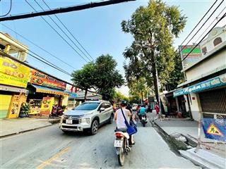 Cực phẩm nhà 3 tầng mặt tiền  ngang gần 5m  gần vành đai 2  phạm văn đồng
