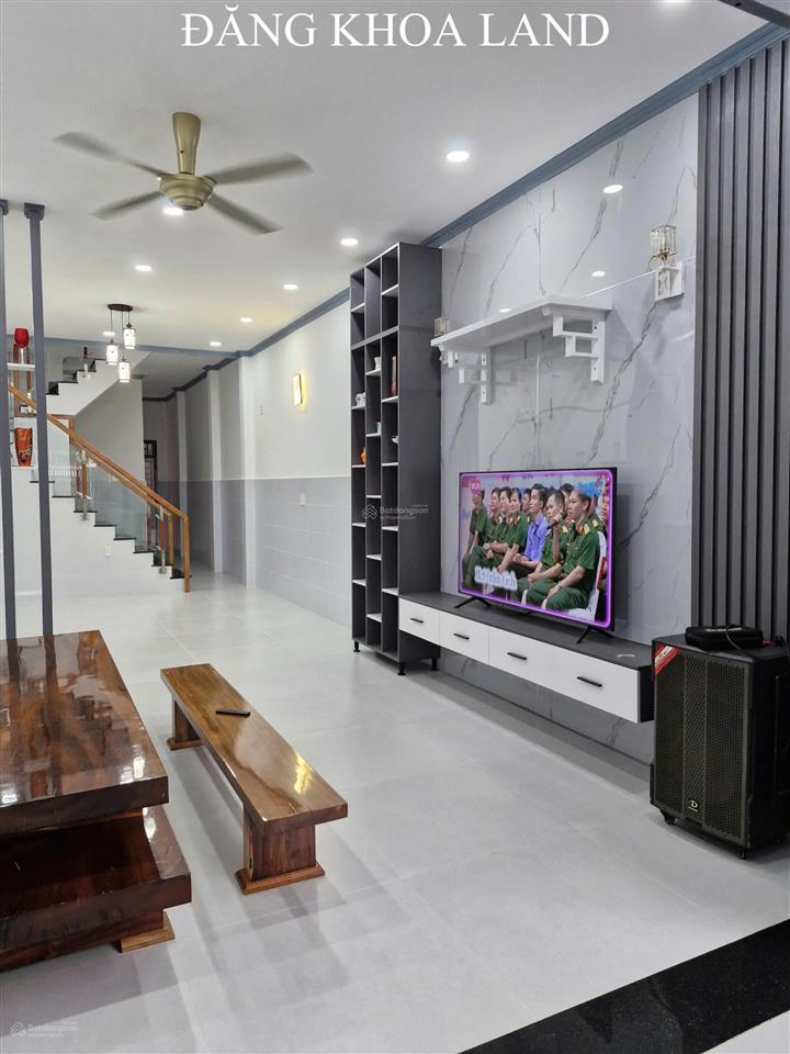 Siêu phẩm  nhà 2 tầng  dt 100m2  7 tỷ  hxh  sân đậu ô tô  gần hoàng diệu 2