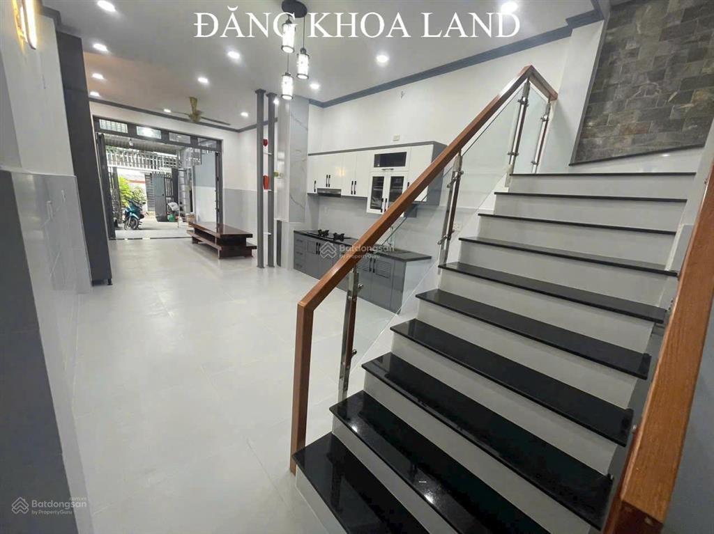 Siêu phẩm  nhà 2 tầng  dt 100m2  7 tỷ  hxh  sân đậu ô tô  gần hoàng diệu 2