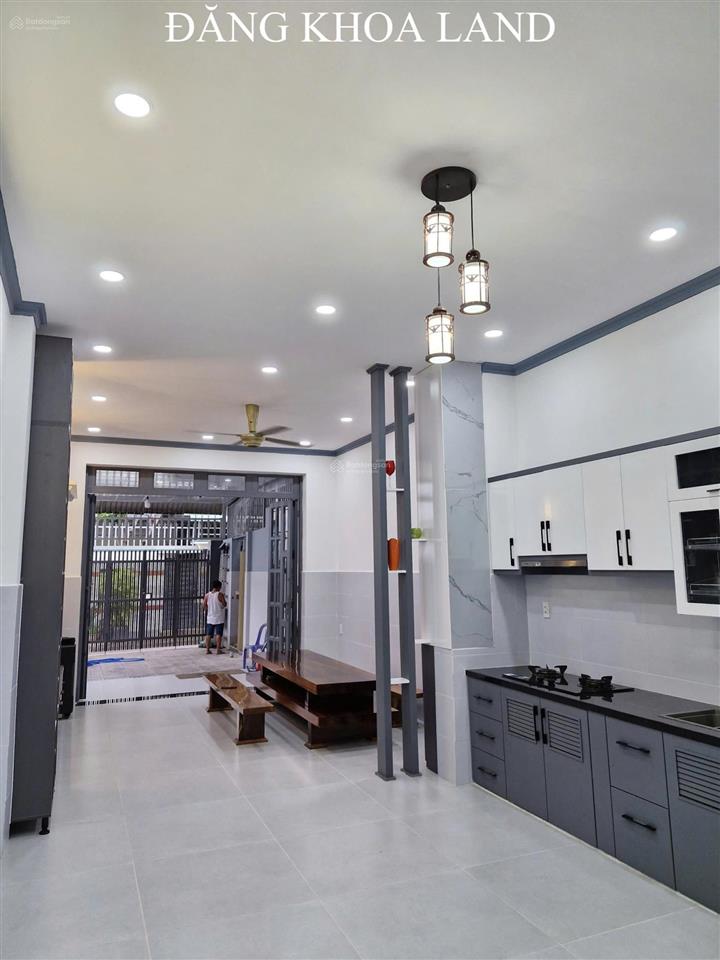 Siêu phẩm  nhà 2 tầng  dt 100m2  7 tỷ  hxh  sân đậu ô tô  gần hoàng diệu 2