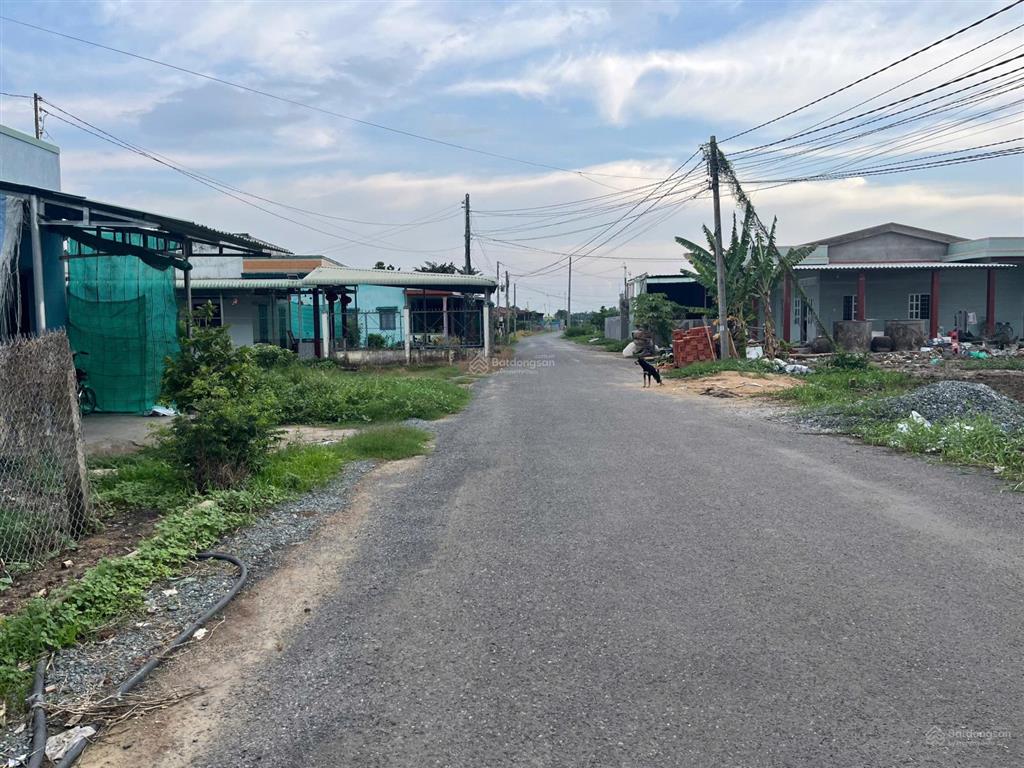 Chính chủ cần bán đất thổ cư, đường nhựa 9m, xe tải quay đầu, khu trung tâm huyện tân trụ