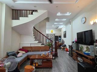 Hơn 8,5 tỷ, 45m, nhà phố minh khai, ngõ ba gác tránh thông, hàng xóm time city, full đồ, 6 ngủ.