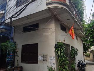 Em hiện đang cần bán căn nhà lô góc diện tích 65m2 nhà tự xây ở khá đẹp.