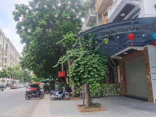 Nhà 60m. lô góc, vị trí làm quán cafe mặt tiền rộng vỉa hè 3m