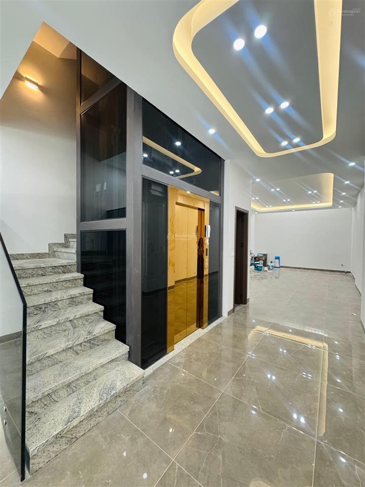 Bán căn shophouse 7 tầng thang máy kđt galaxy vạn phúc.