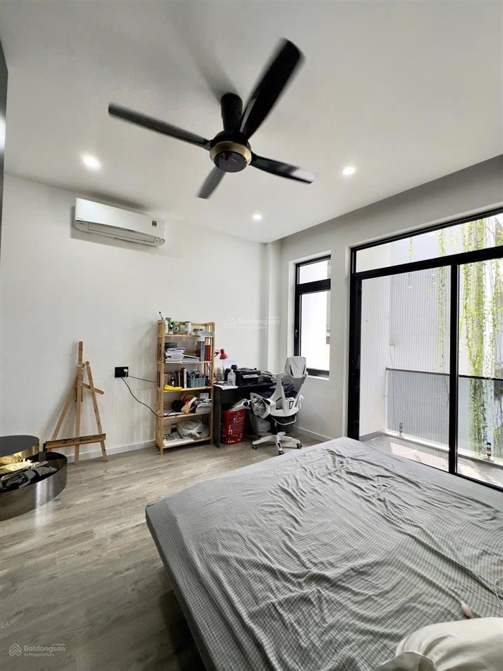 Giảm 2 tỷ  chủ ngộp bank bán gấp  còn 9.9tỷ  70m2  nhà đẹp bao đầu tư.