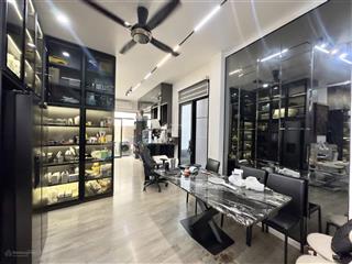 Giảm 2 tỷ  chủ ngộp bank bán gấp  còn 9.9tỷ  70m2  nhà đẹp bao đầu tư.