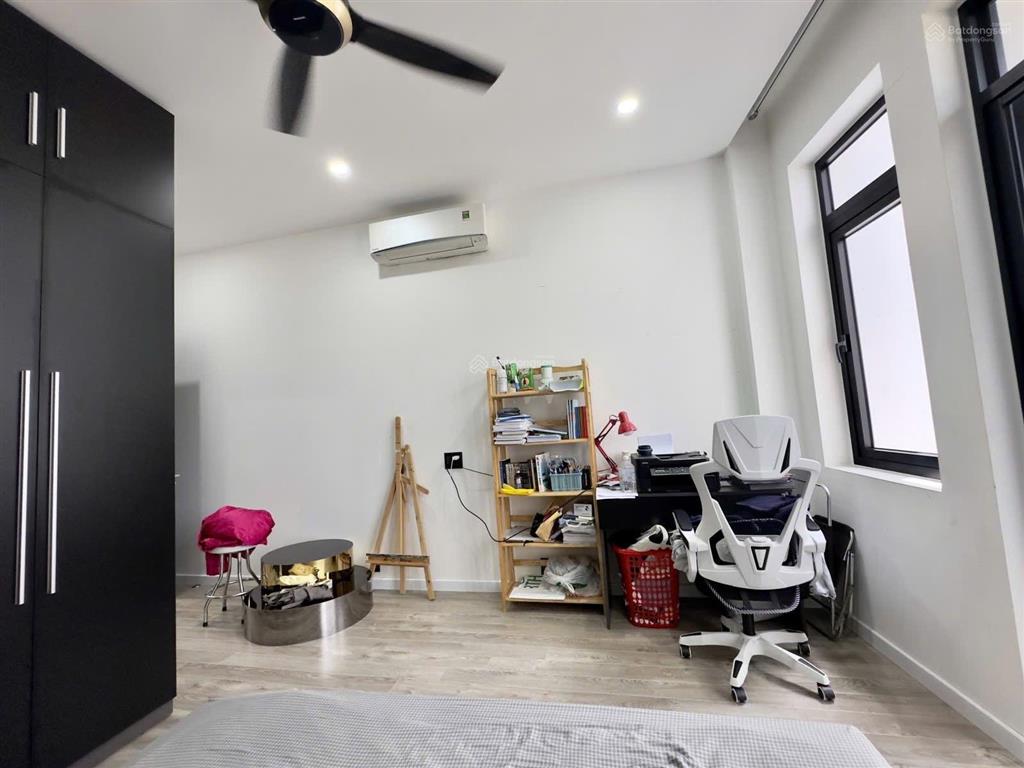 Giảm 2 tỷ  chủ ngộp bank bán gấp  còn 9.9tỷ  70m2  nhà đẹp bao đầu tư.