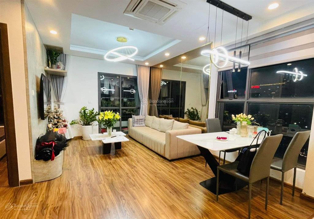 Tôi bán căn hộ tại vinhomes sky lake, 65m2 thiết kế 2 ngủ tầng trung, bcđn nội thất đẹp giá 7.5tỷ
