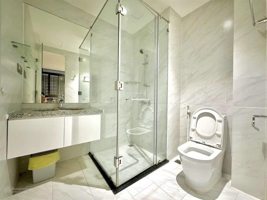 Cho thuê căn hộ stu  1pn, 45m2 full nội thất, có ban công khu vực q1  bt. an toàn pccc, nt mới