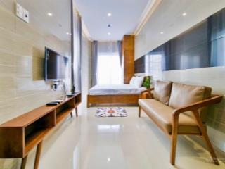 Cho thuê căn hộ mới 40m2, full nt, phùng văn cung. toà thang máy, bãi xe rộng, có dv dọn phòng