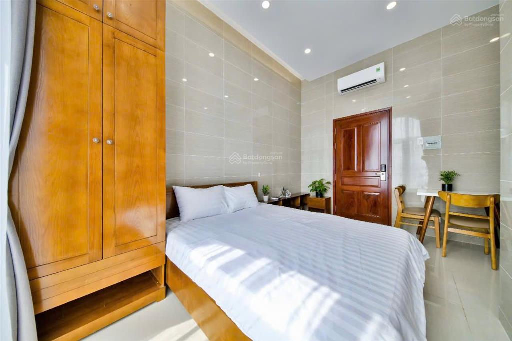 Cho thuê căn hộ mới 40m2, full nt, phùng văn cung. toà thang máy, bãi xe rộng, có dv dọn phòng