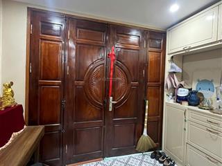 Quá hiếm, giá đầu tư, nhỉnh 5 tỷ có nhà 40m2 phố nhật tảo, gần phố, gần sunshine ciputra, sân rộng.