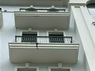 Nhà phố 84m² giá 28 triệu/tháng 5 tầng tại vinhomes grand park