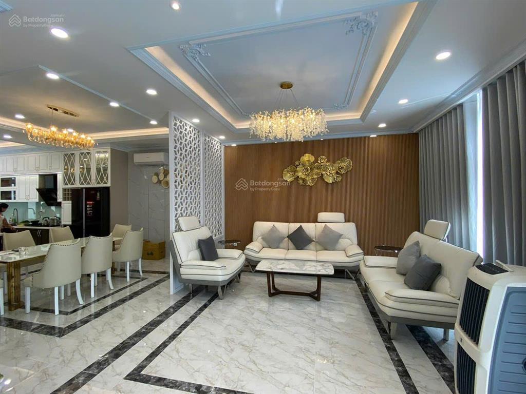 Nhà phố 126m2 đầy đủ nội thất, cạnh trường học cần bán tại vinhomes grand park