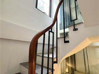 Cực hiếm nhà đẹp 6 tầng thang máy tây hồ chỉ 7.7 tỷ
