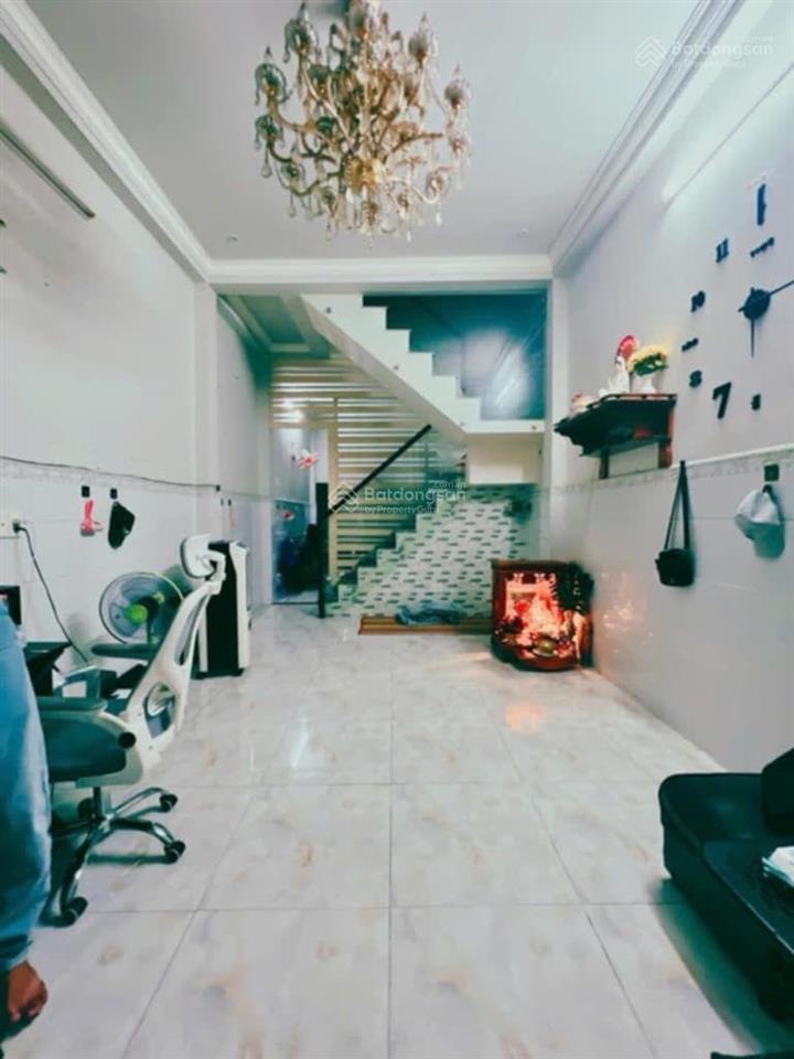 Mặt tiền đường số 4 kinh doanh sầm uất 58m 3pn sân để xe hơi  nhỉnh 6tỷ tl., phường 11  gò vấp.